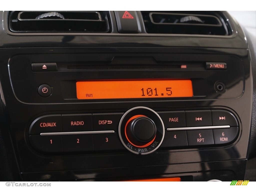 2014 Mitsubishi Mirage DE Audio System Photos