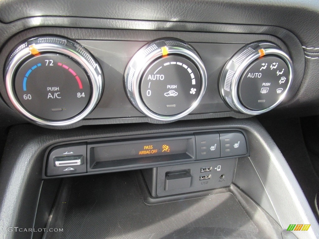 2021 Mazda MX-5 Miata RF Grand Touring Controls Photos