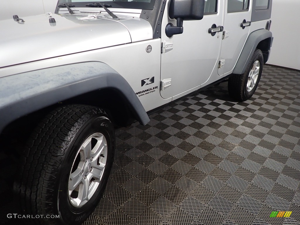 2009 Wrangler Unlimited X 4x4 - Bright Silver Metallic / Dark Slate Gray/Medium Slate Gray photo #9