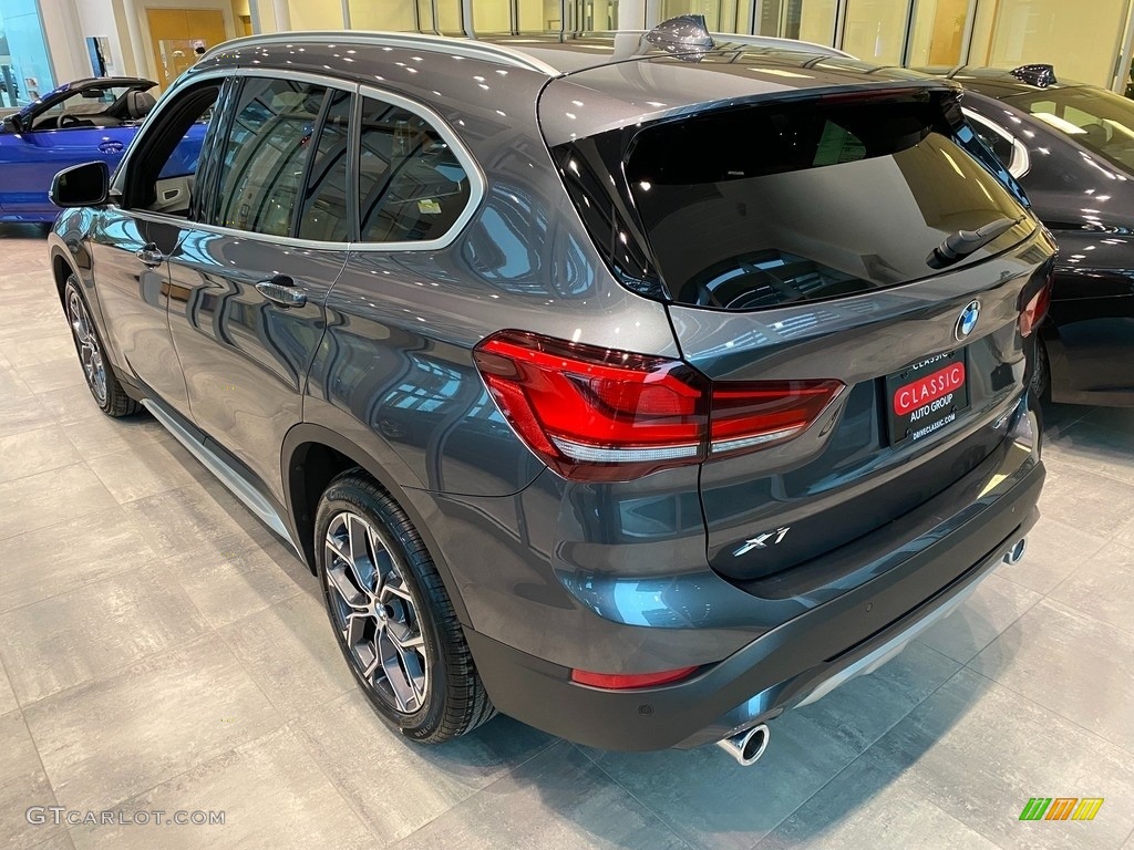 2022 X1 xDrive28i - Mineral Gray Metallic / Black photo #2