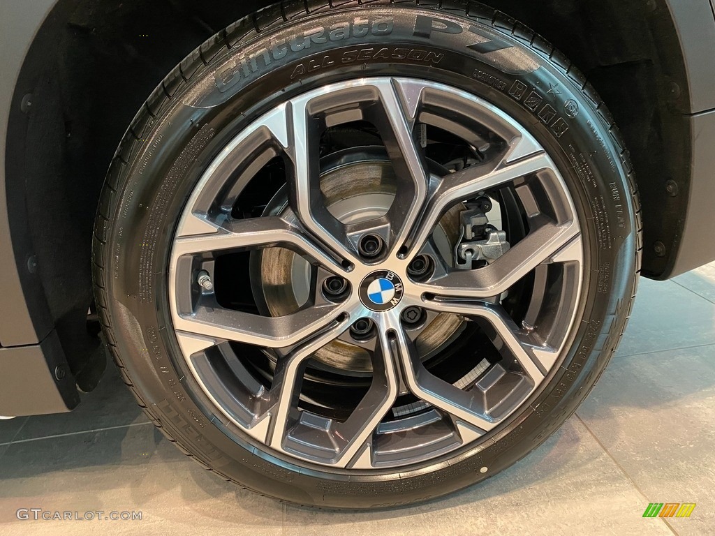 2022 X1 xDrive28i - Mineral Gray Metallic / Black photo #3