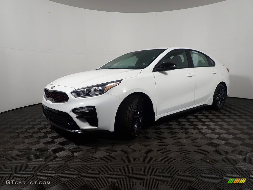 2021 Forte GT-Line - Clear White / Black photo #9