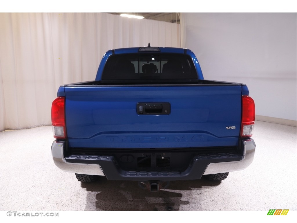 2017 Tacoma TRD Off Road Double Cab 4x4 - Blazing Blue Pearl / TRD Graphite photo #18