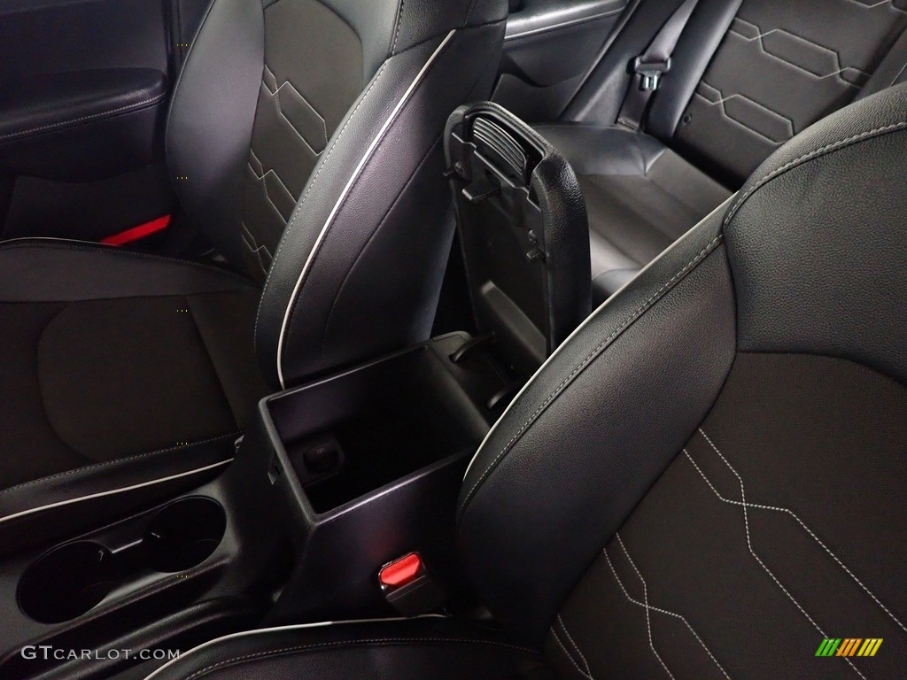 2021 Forte GT-Line - Clear White / Black photo #34