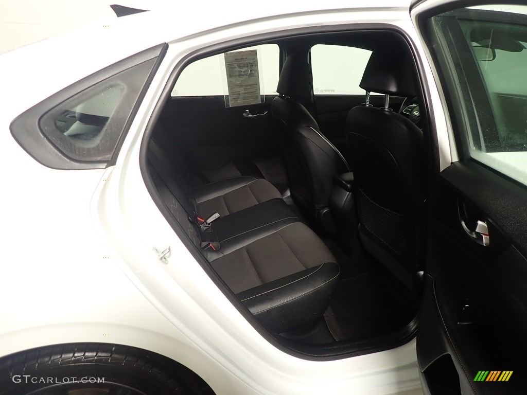 2021 Forte GT-Line - Clear White / Black photo #38