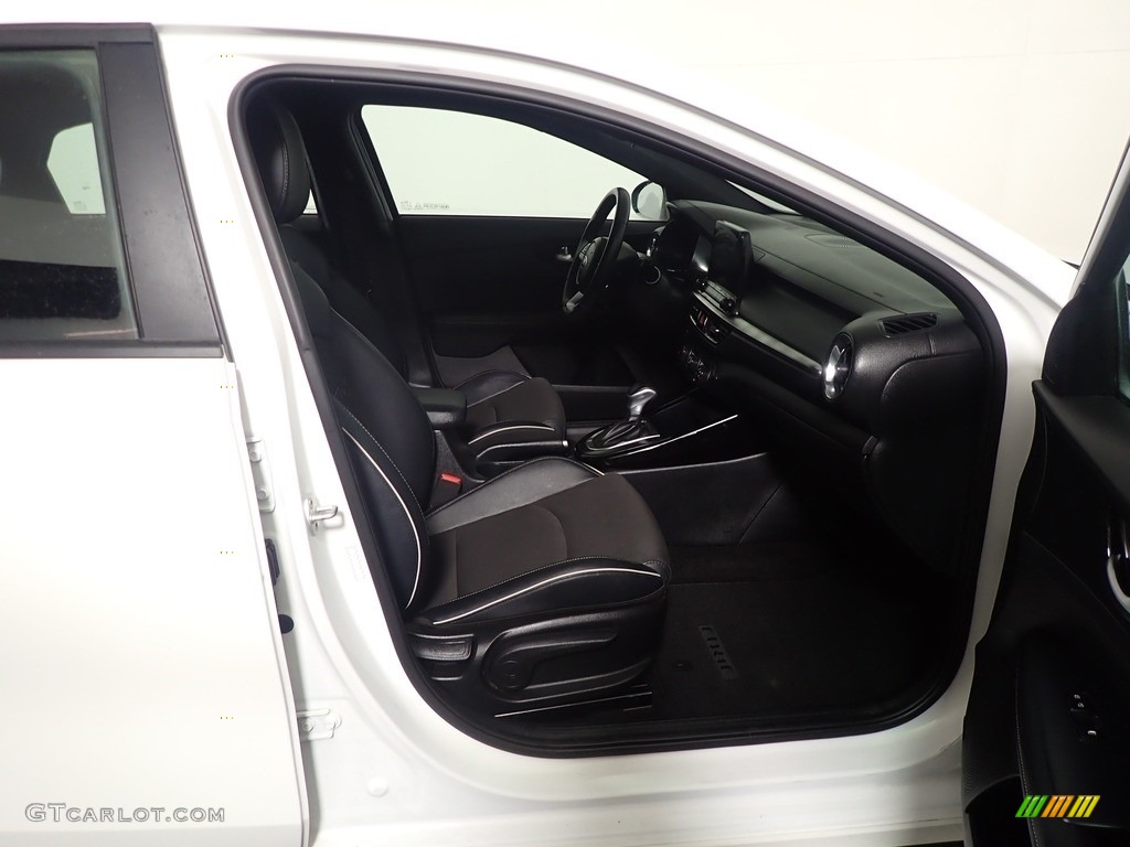 2021 Forte GT-Line - Clear White / Black photo #40