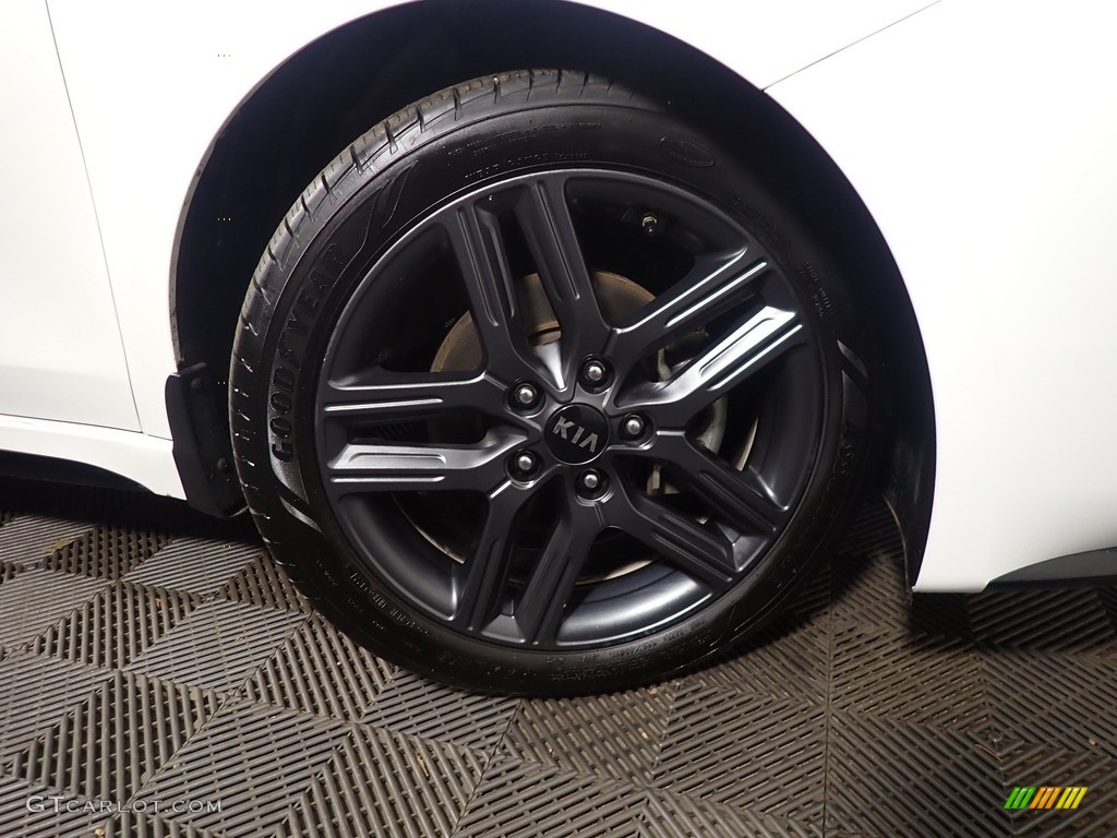 2021 Forte GT-Line - Clear White / Black photo #42