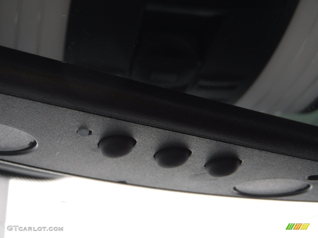 2014 E 350 4Matic Sedan - Iridium Silver Metallic / Black photo #21