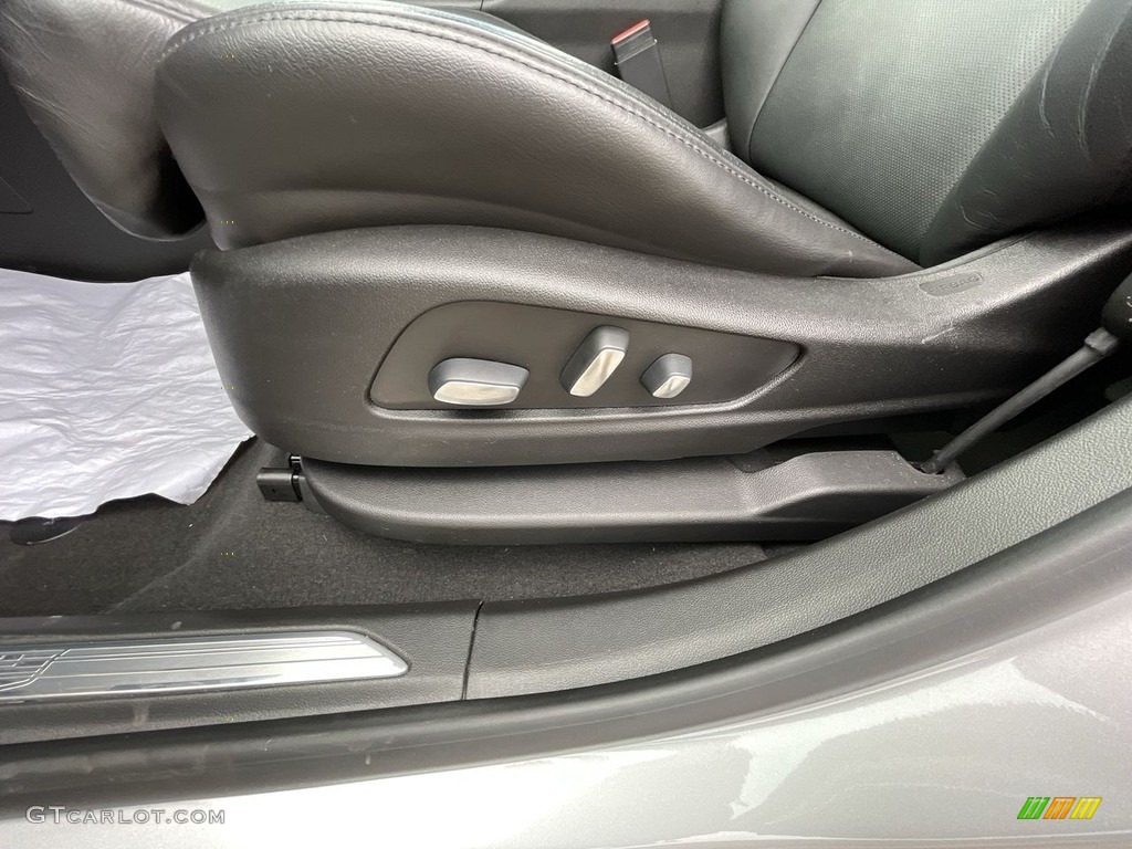 2017 XT5 Luxury - Radiant Silver Metallic / Jet Black photo #10