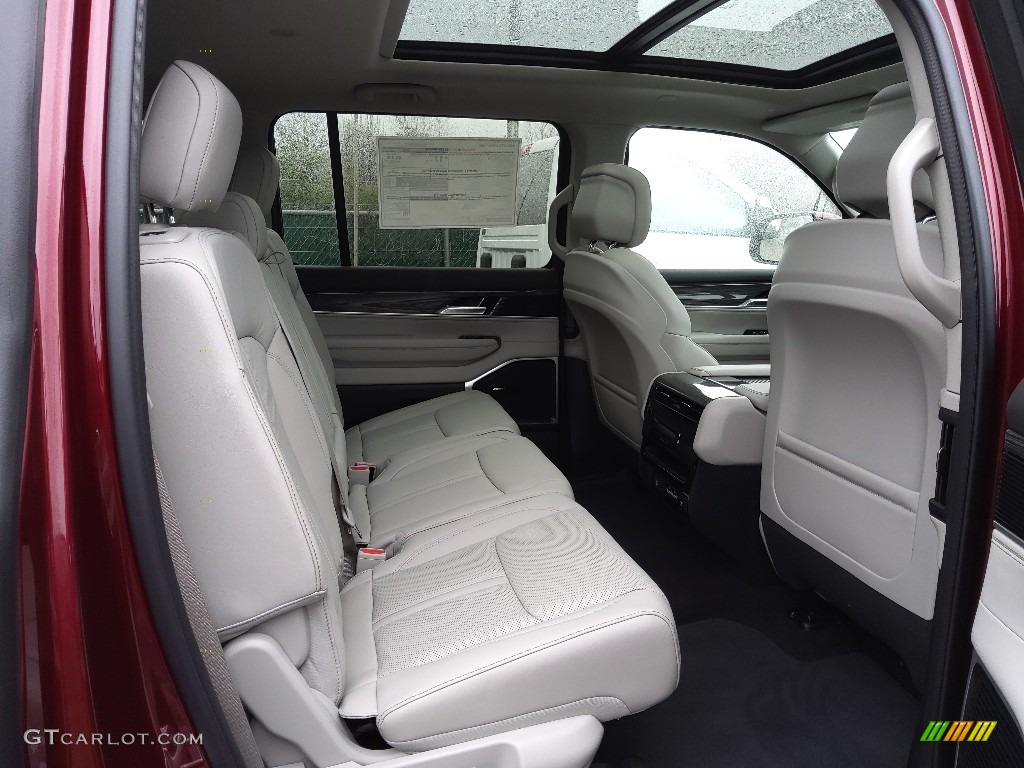Sea Salt/Black Interior 2022 Jeep Wagoneer Series II 4x4 Photo #143805380
