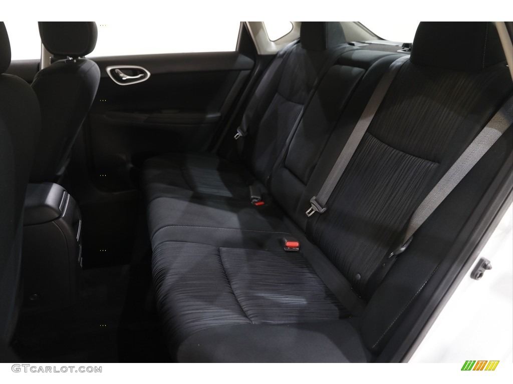 2019 Sentra SV - Brilliant Silver Metallic / Charcoal photo #17