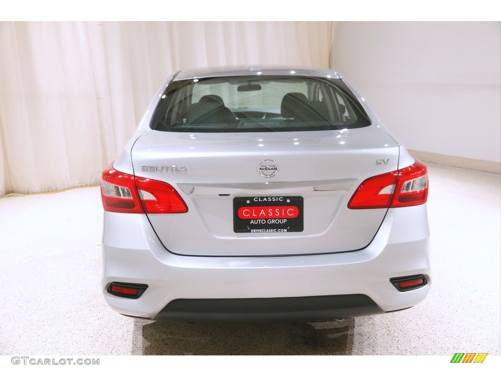 2019 Sentra SV - Brilliant Silver Metallic / Charcoal photo #18