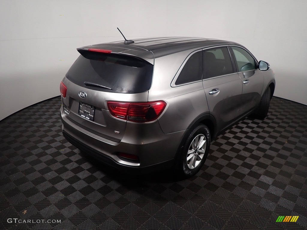 2019 Sorento L - Titanium Silver / Satin Black photo #17