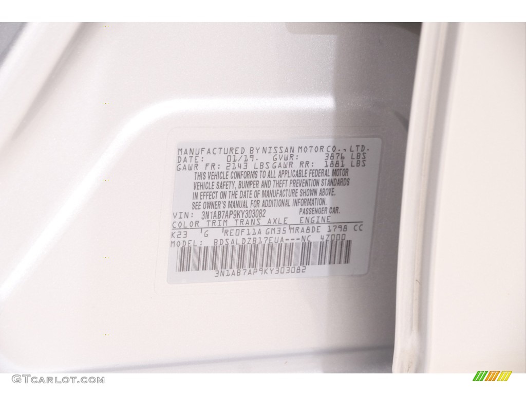 2019 Sentra SV - Brilliant Silver Metallic / Charcoal photo #20