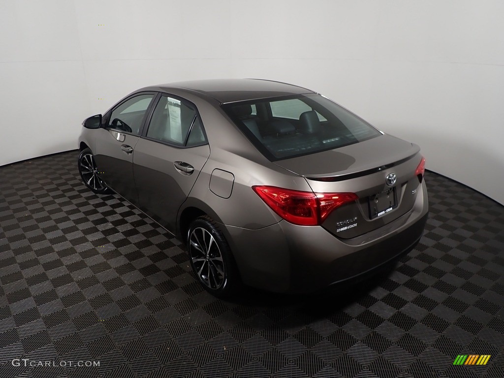 2017 Corolla SE - Falcon Gray Metallic / Black photo #12