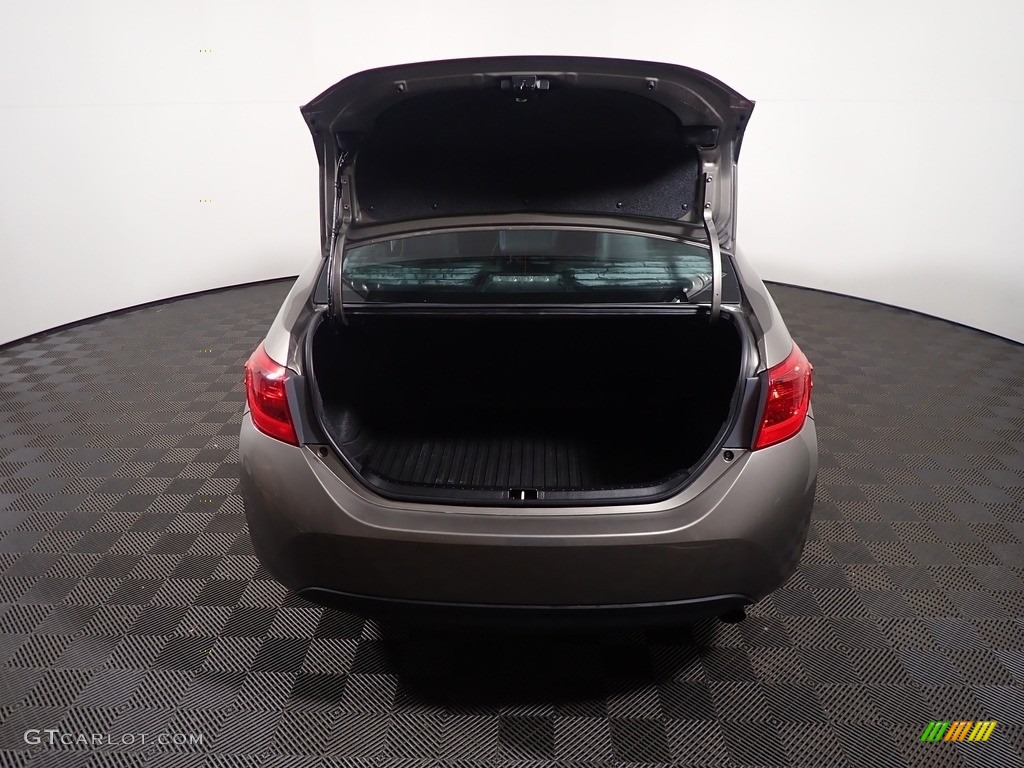 2017 Corolla SE - Falcon Gray Metallic / Black photo #14