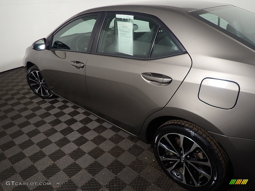2017 Corolla SE - Falcon Gray Metallic / Black photo #18