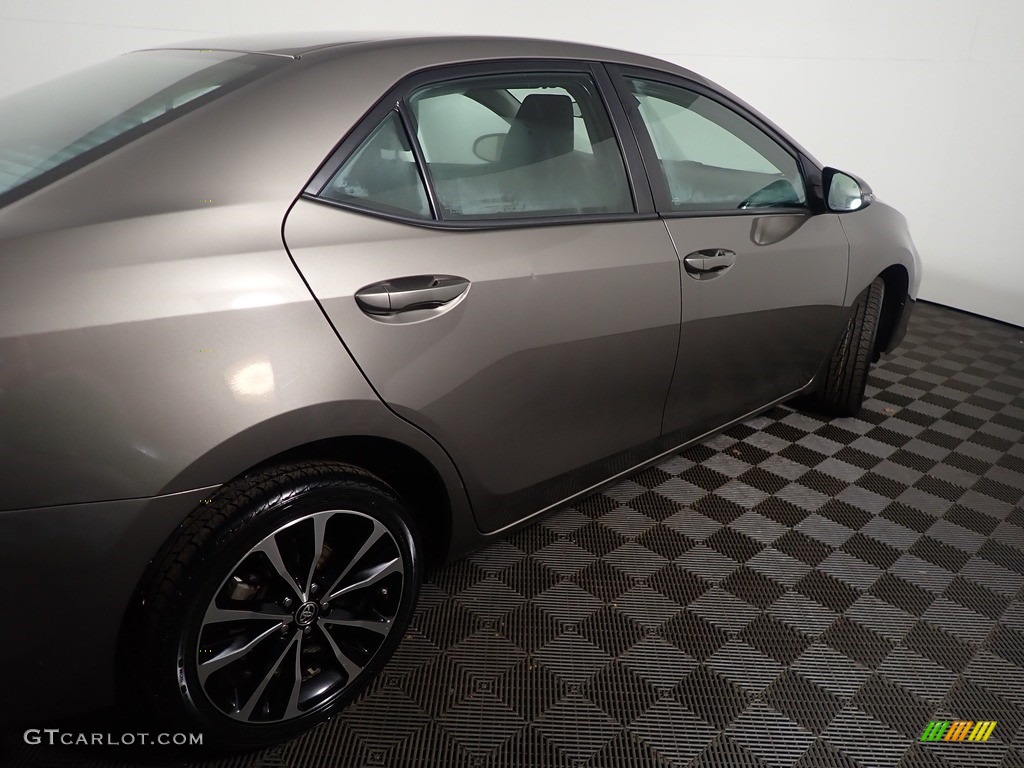 2017 Corolla SE - Falcon Gray Metallic / Black photo #19