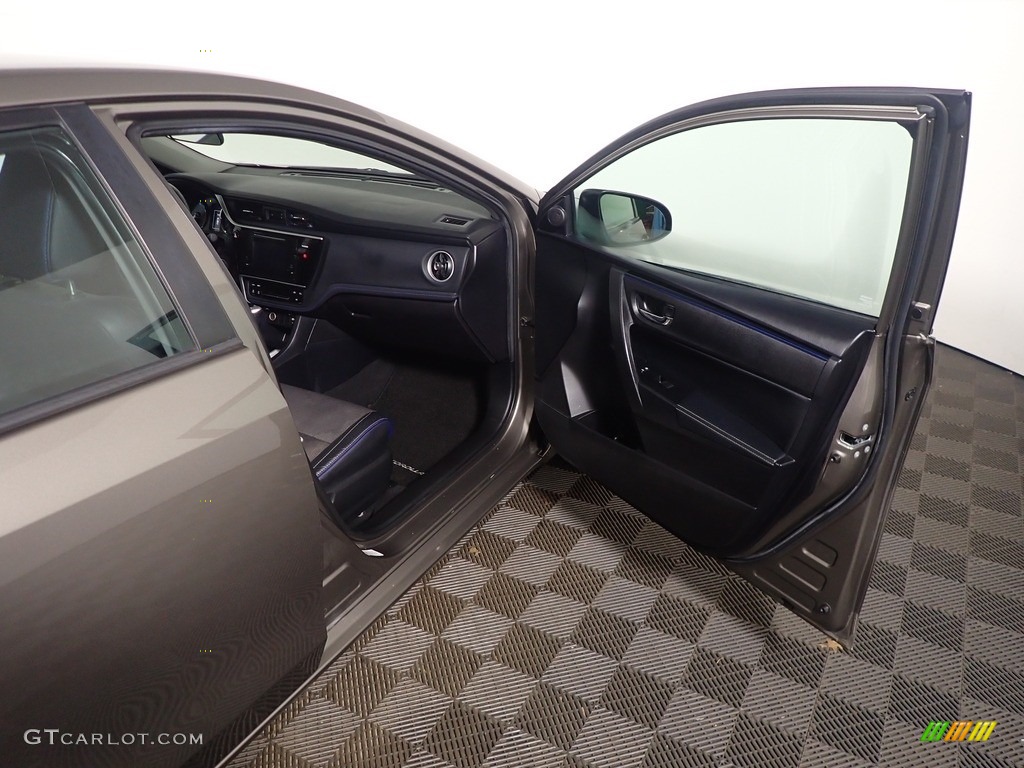 2017 Corolla SE - Falcon Gray Metallic / Black photo #38