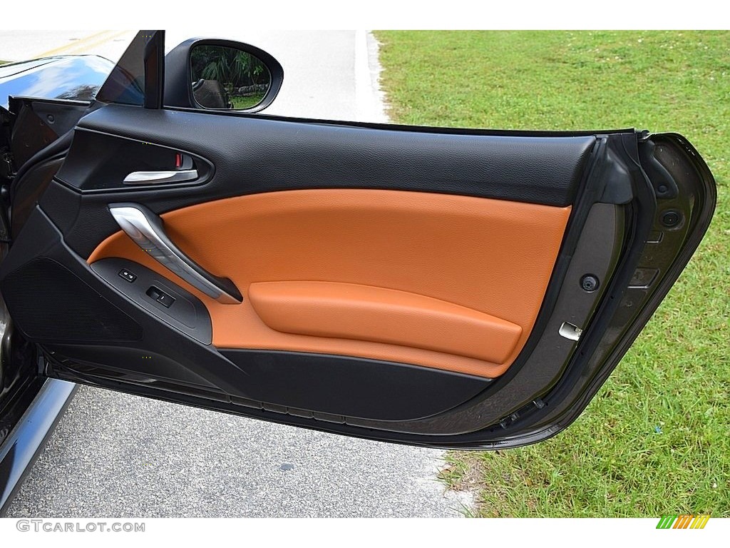 2017 Fiat 124 Spider Lusso Roadster Door Panel Photos