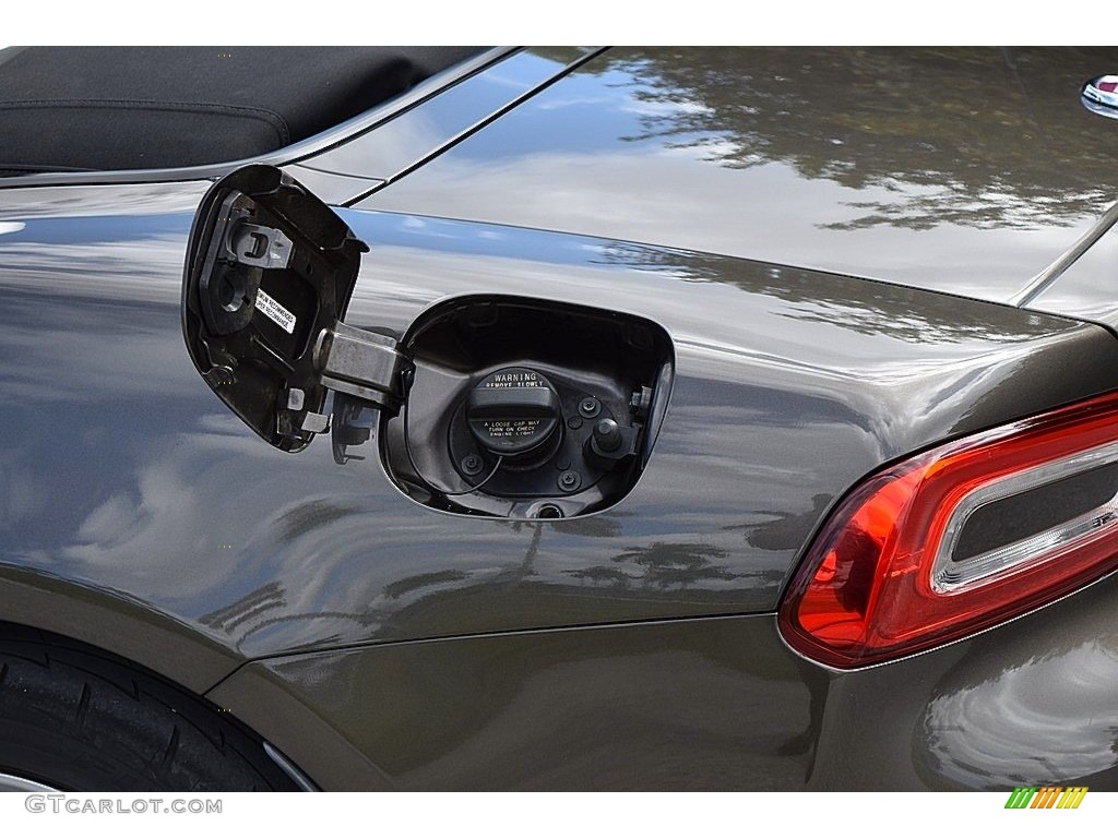 2017 Fiat 124 Spider Lusso Roadster Parts Photos