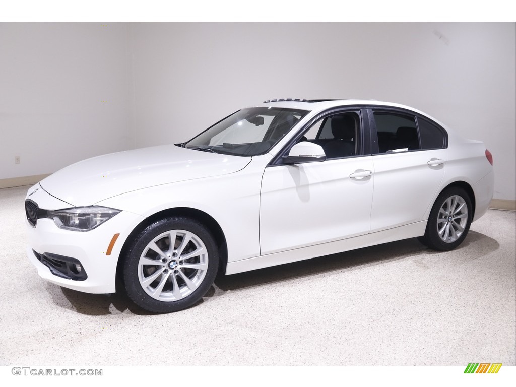 2018 3 Series 320i xDrive Sedan - Alpine White / Black photo #3