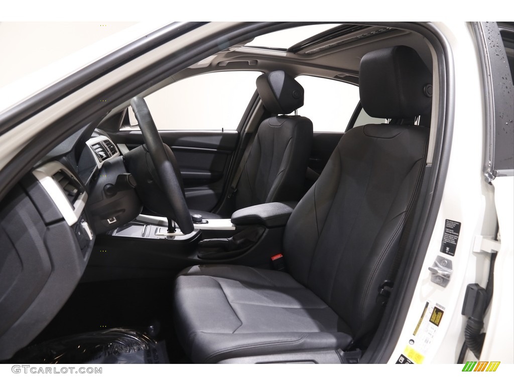 2018 3 Series 320i xDrive Sedan - Alpine White / Black photo #5