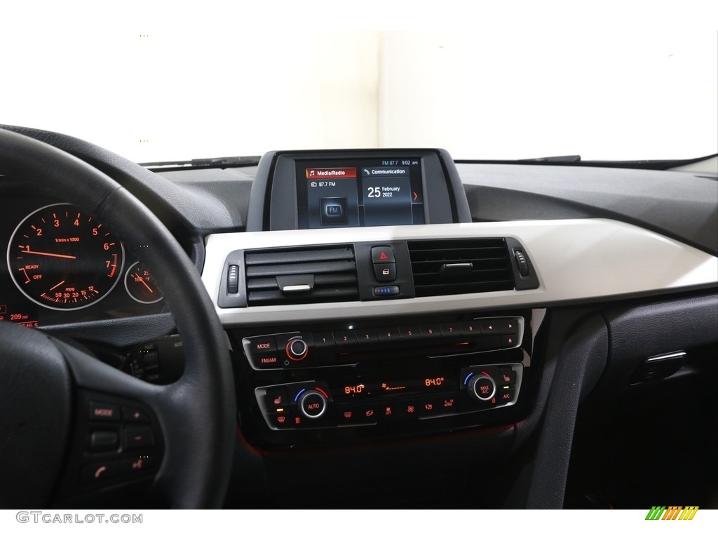 2018 3 Series 320i xDrive Sedan - Alpine White / Black photo #9
