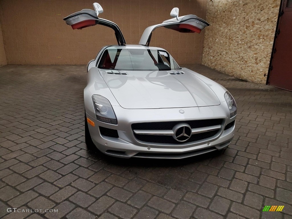 2012 SLS AMG - Iridium Silver Metallic / designo Classic Red photo #5