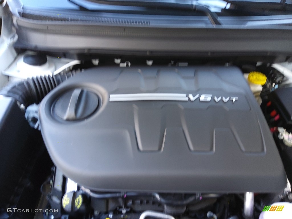 2022 Jeep Cherokee Trailhawk 4x4 Engine Photos