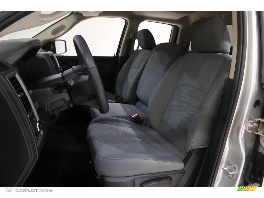 2019 1500 Classic Express Quad Cab 4x4 - Bright Silver Metallic / Black/Diesel Gray photo #5