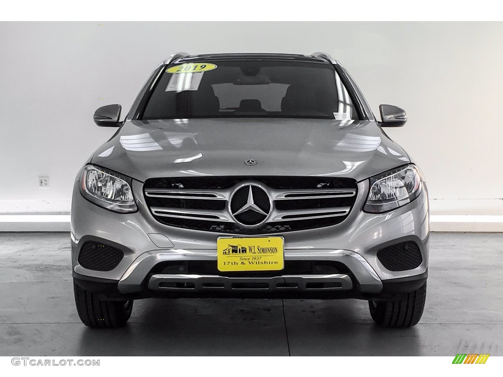 2019 GLC 300 - Mojave Silver Metallic / Black photo #2