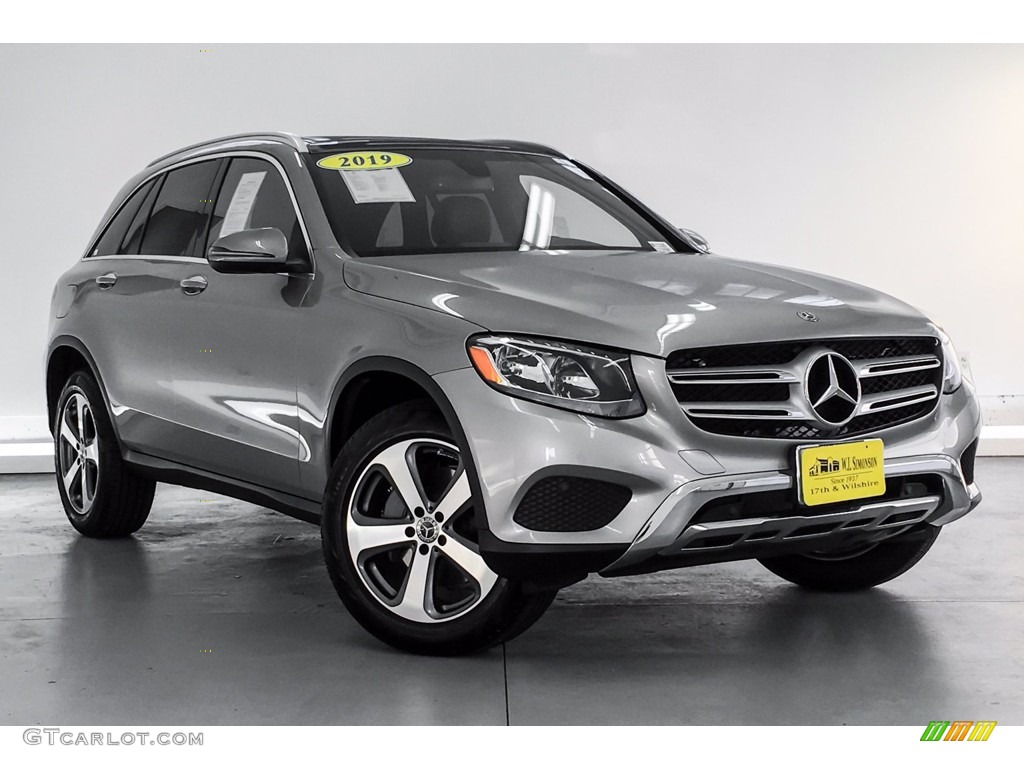 2019 GLC 300 - Mojave Silver Metallic / Black photo #14