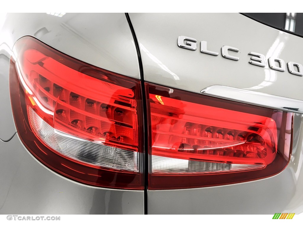 2019 GLC 300 - Mojave Silver Metallic / Black photo #27