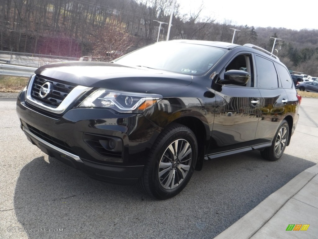 2017 Pathfinder S 4x4 - Magnetic Black / Charcoal photo #10