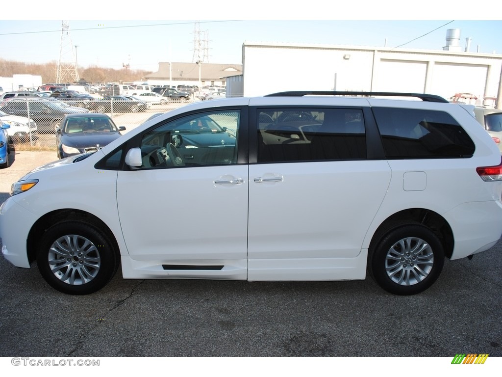 2012 Sienna XLE - Super White / Bisque photo #2