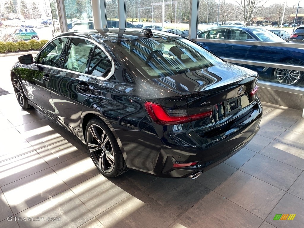2022 3 Series 330i xDrive Sedan - Black Sapphire Metallic / Black photo #2
