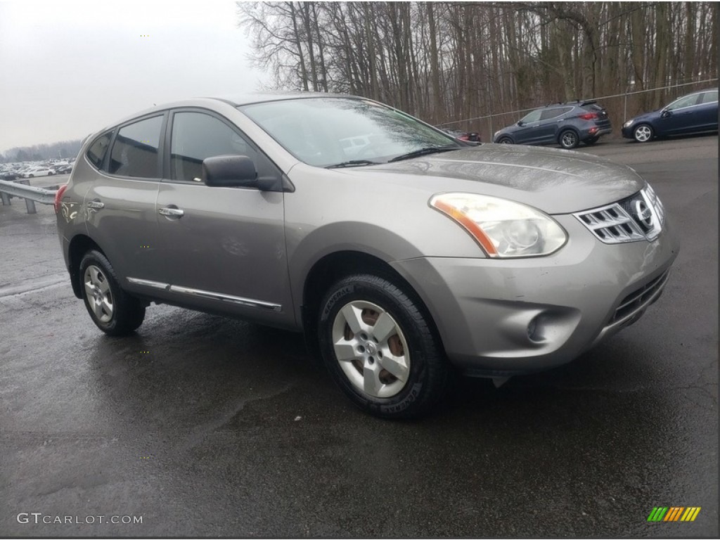 Platinum Graphite Nissan Rogue