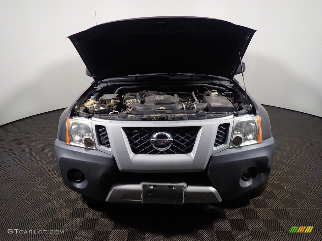 2010 Xterra Off Road 4x4 - Super Black / Gray/Red photo #6