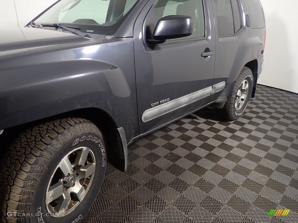 2010 Xterra Off Road 4x4 - Super Black / Gray/Red photo #9