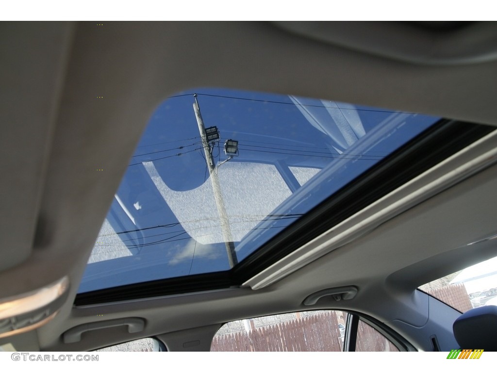 2012 C 300 Luxury 4Matic - Palladium Silver Metallic / Black photo #11