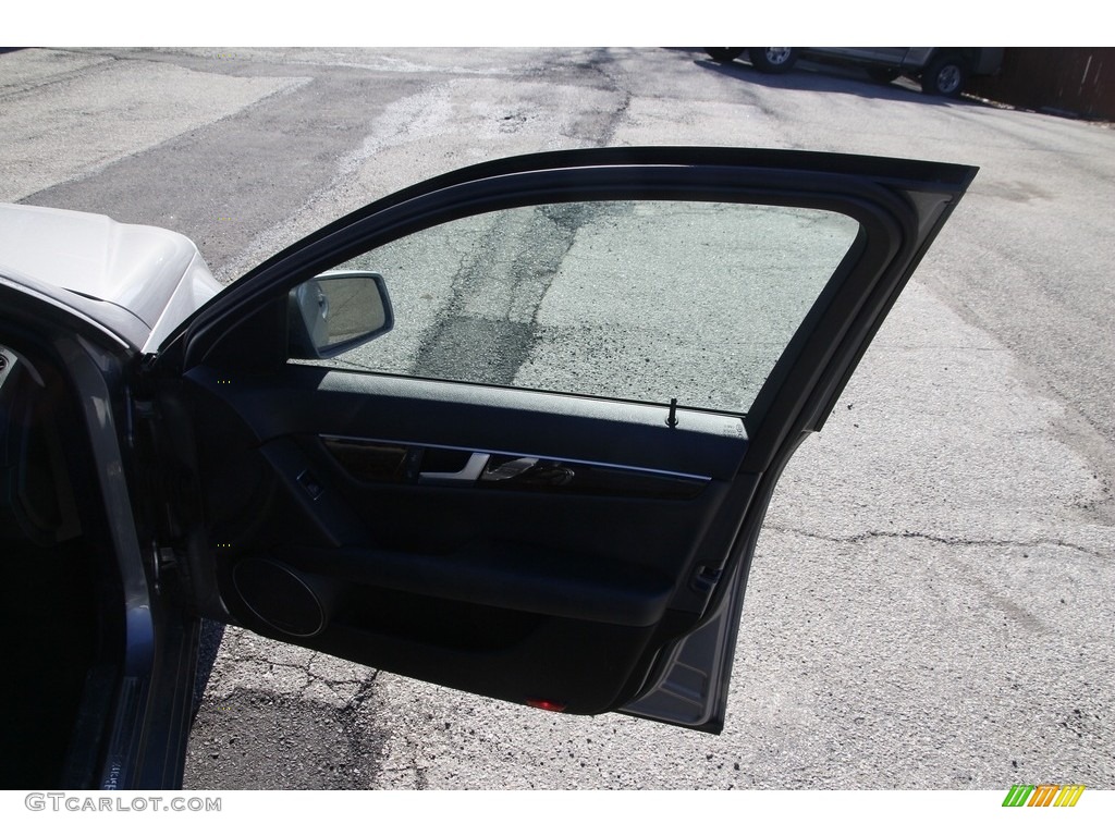 2012 C 300 Luxury 4Matic - Palladium Silver Metallic / Black photo #16