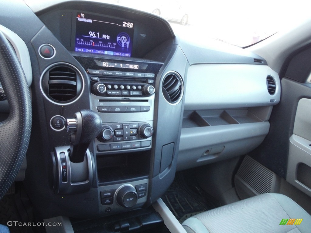 2015 Pilot SE 4WD - Modern Steel Metallic / Gray photo #20