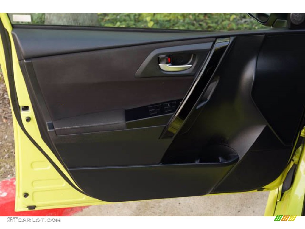 2017 Corolla iM  - Spring Green Metallic / Black photo #29