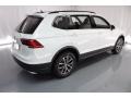 Pure White - Tiguan SE Photo No. 5