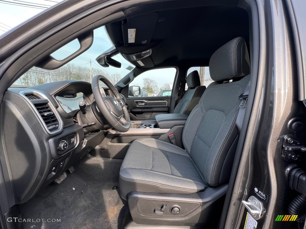 2022 1500 Big Horn Night Edition Crew Cab 4x4 - Granite Crystal Metallic / Black photo #2