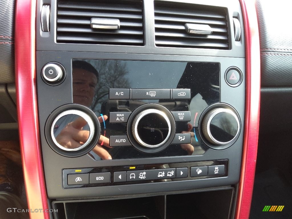 2017 Land Rover Discovery Sport HSE Controls Photo #143855629