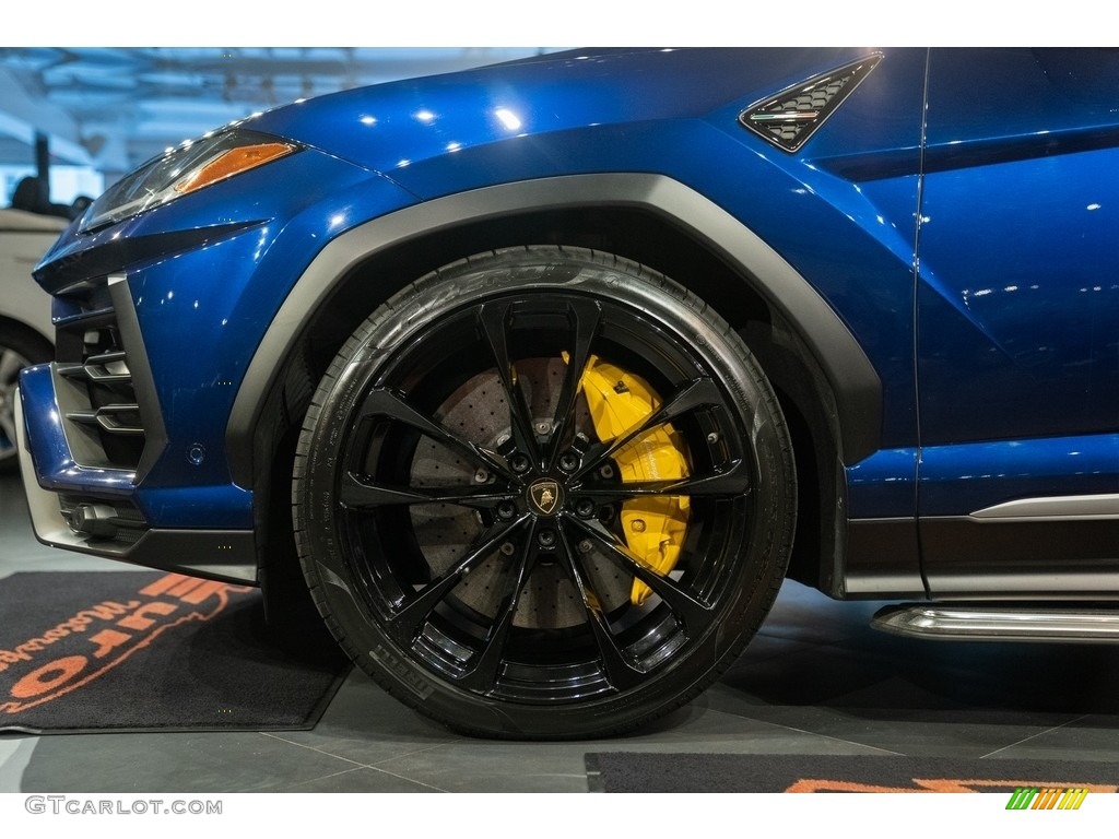 2019 Lamborghini Urus AWD Wheel Photo #143858303