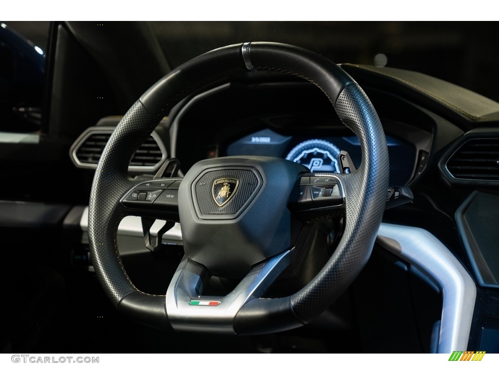2019 Lamborghini Urus AWD Steering Wheel Photos