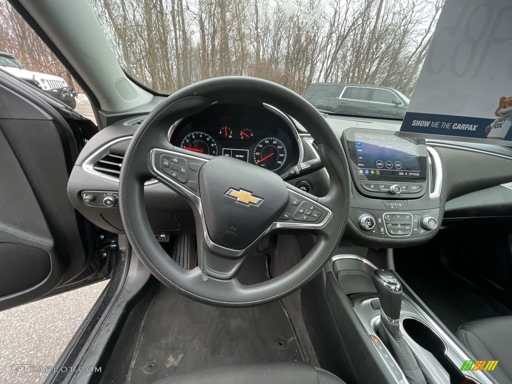 2020 Chevrolet Malibu LT Dashboard Photos